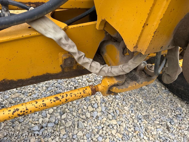 image for item DY3153 2000 John Deere 772CH motor grader