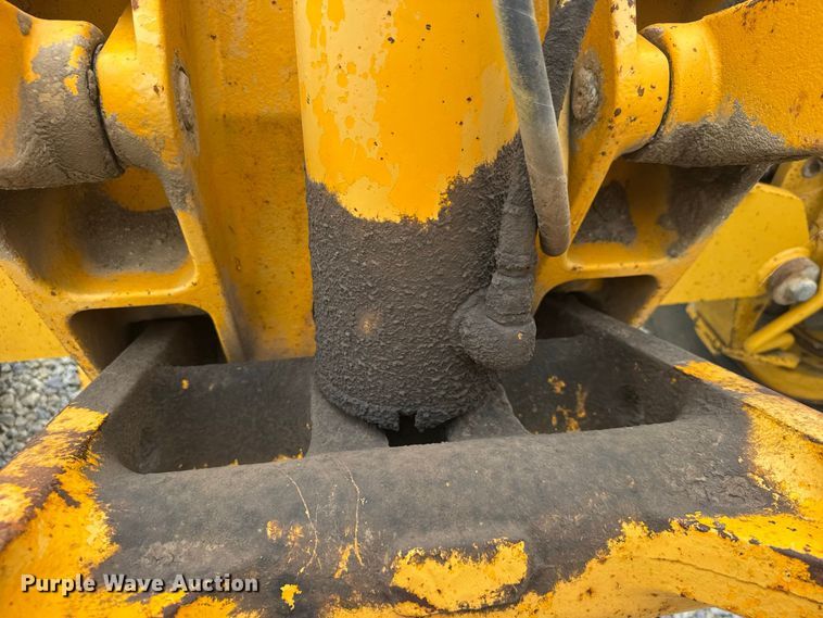 image for item DY3153 2000 John Deere 772CH motor grader
