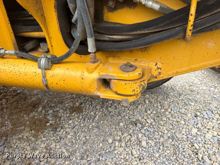 image for item DY3153 2000 John Deere 772CH motor grader