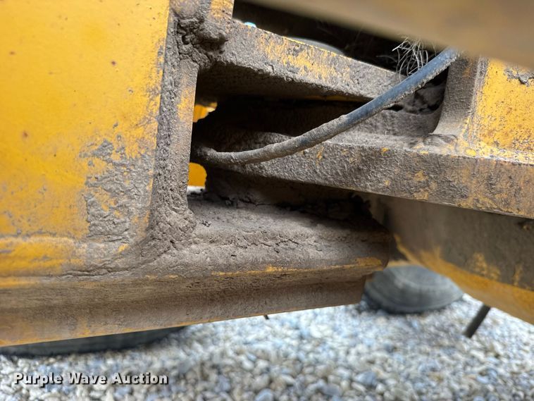 image for item DY3153 2000 John Deere 772CH motor grader
