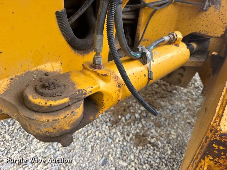 image for item DY3153 2000 John Deere 772CH motor grader