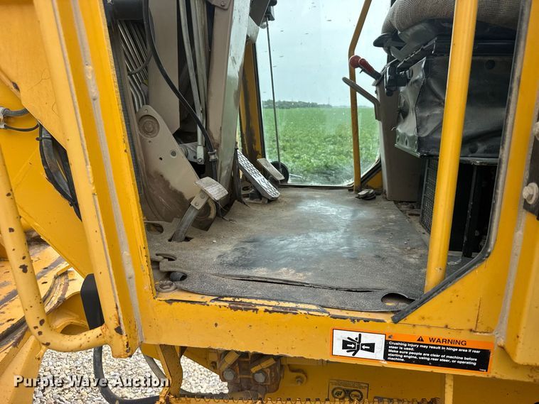 image for item DY3153 2000 John Deere 772CH motor grader