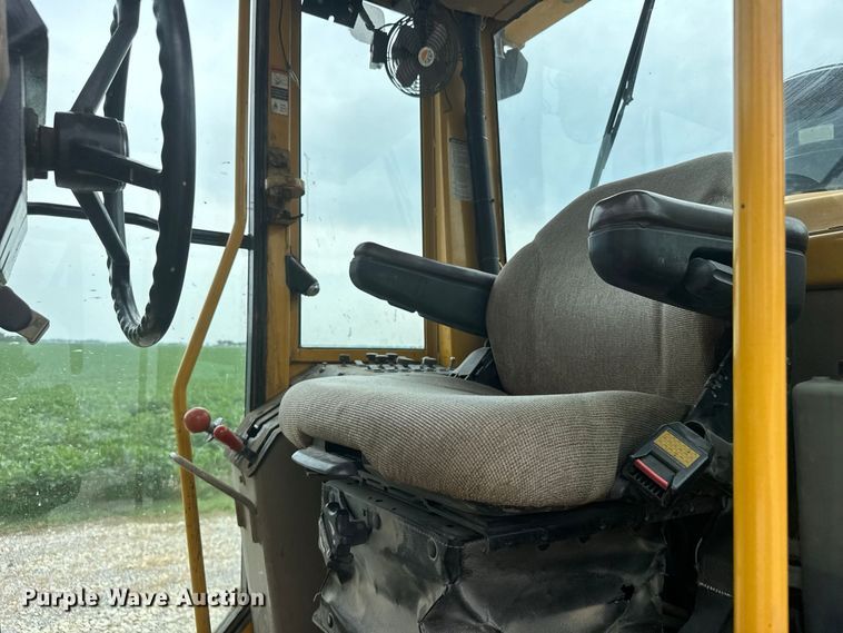 image for item DY3153 2000 John Deere 772CH motor grader