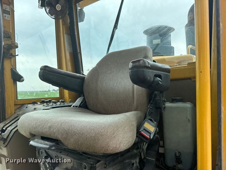 image for item DY3153 2000 John Deere 772CH motor grader