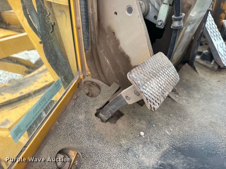 image for item DY3153 2000 John Deere 772CH motor grader