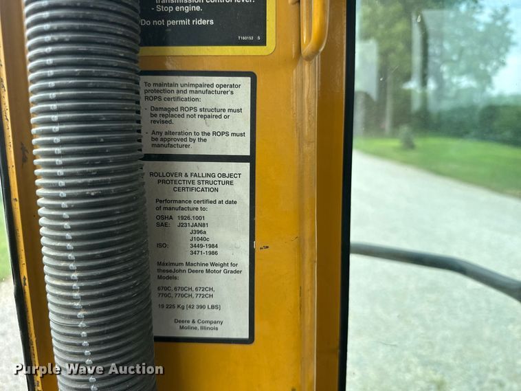 image for item DY3153 2000 John Deere 772CH motor grader