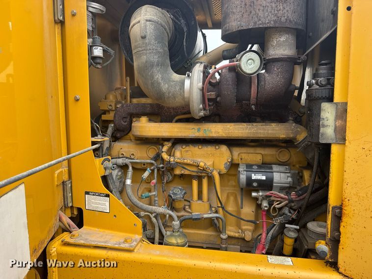 image for item DY3153 2000 John Deere 772CH motor grader