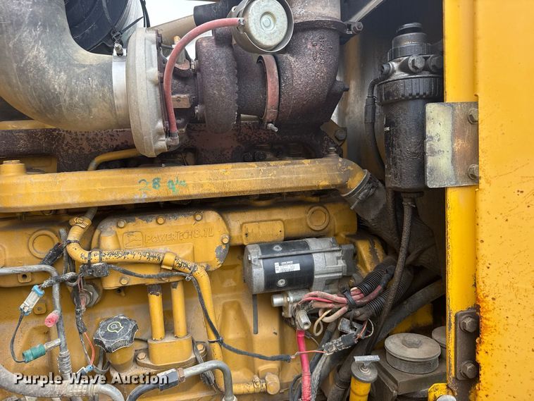 image for item DY3153 2000 John Deere 772CH motor grader