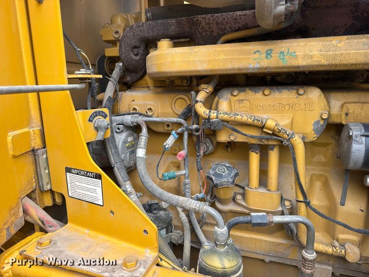image for item DY3153 2000 John Deere 772CH motor grader