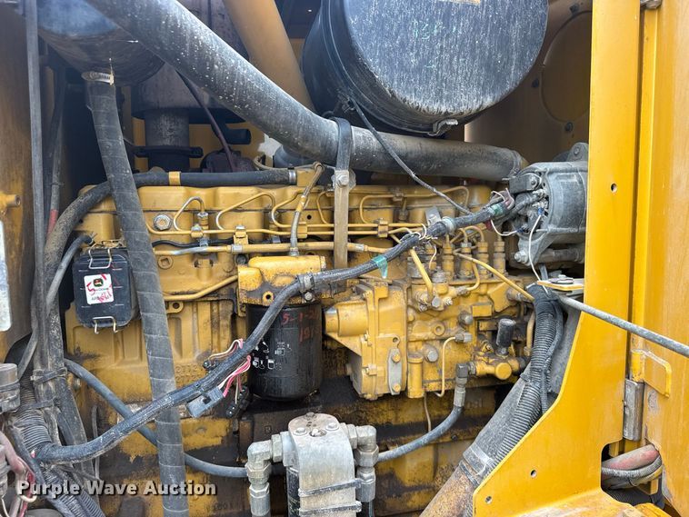 image for item DY3153 2000 John Deere 772CH motor grader