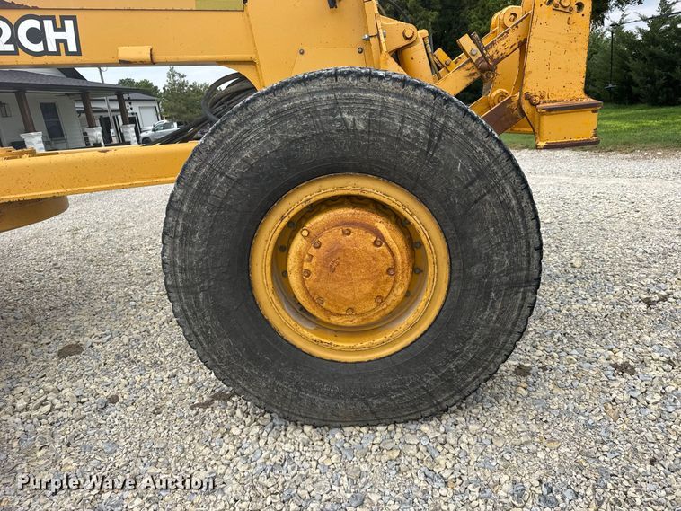 image for item DY3153 2000 John Deere 772CH motor grader