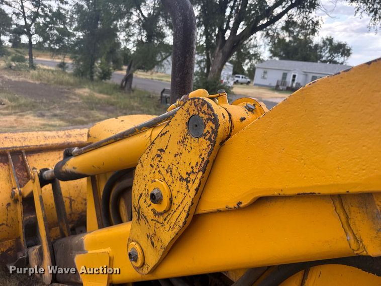 image for item DY3177 John Deere 450 track loader