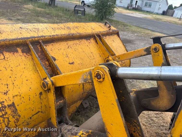 image for item DY3177 John Deere 450 track loader
