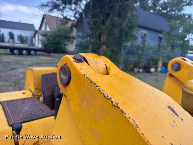image for item DY3177 John Deere 450 track loader