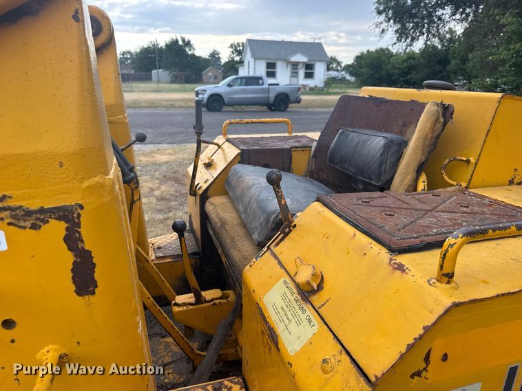 image for item DY3177 John Deere 450 track loader