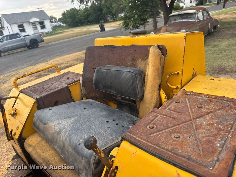 image for item DY3177 John Deere 450 track loader