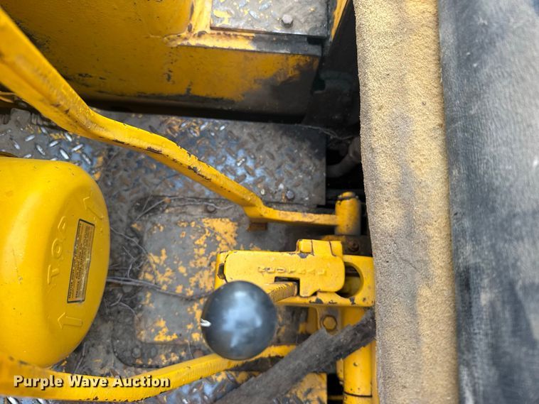 image for item DY3177 John Deere 450 track loader