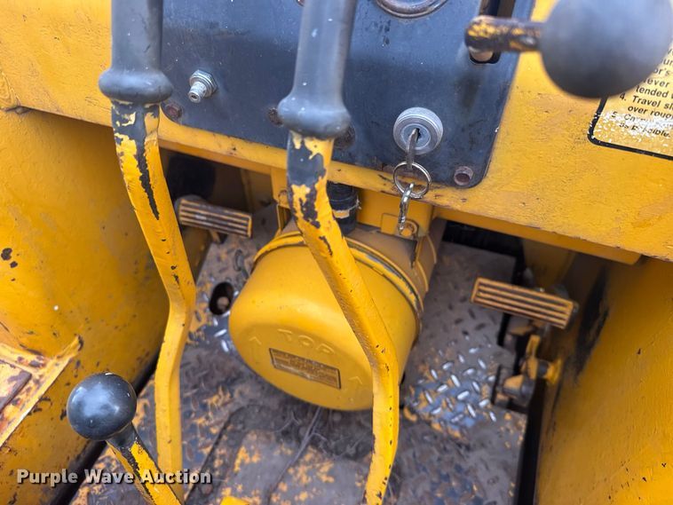 image for item DY3177 John Deere 450 track loader