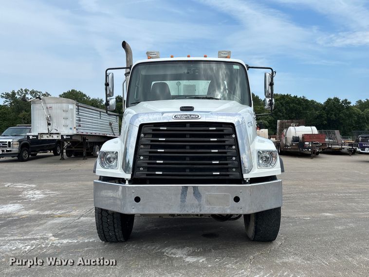 image for item DZ4547 2015 Freightliner 114SD ready mix truck