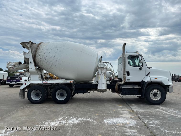 image for item DZ4547 2015 Freightliner 114SD ready mix truck