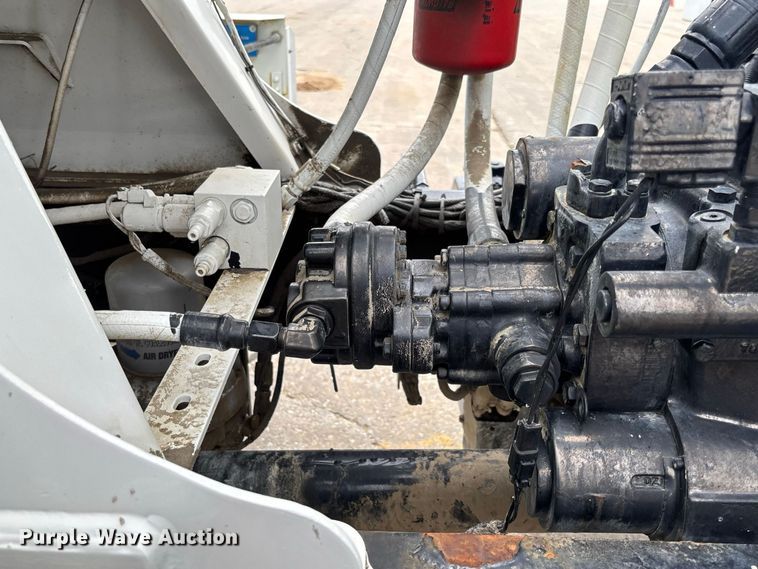 image for item DZ4547 2015 Freightliner 114SD ready mix truck