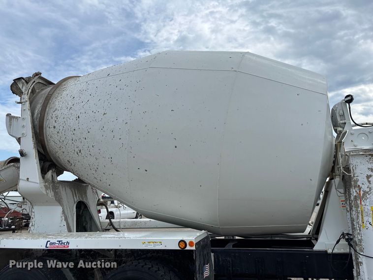 image for item DZ4547 2015 Freightliner 114SD ready mix truck