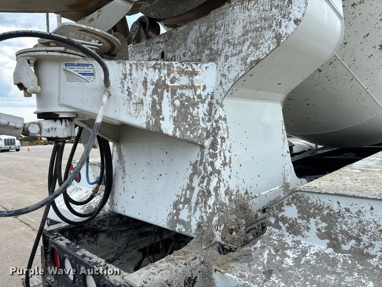 image for item DZ4547 2015 Freightliner 114SD ready mix truck