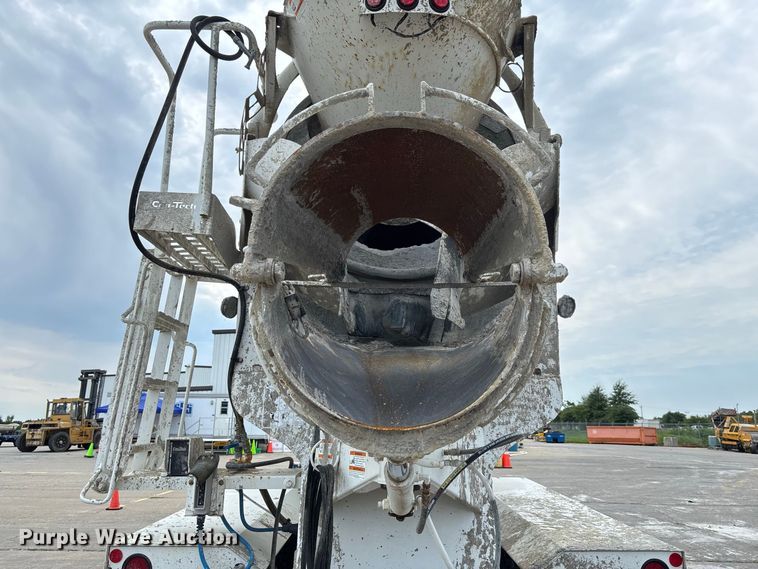 image for item DZ4547 2015 Freightliner 114SD ready mix truck