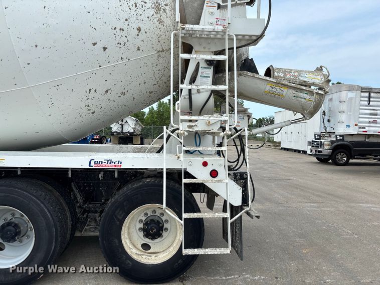 image for item DZ4547 2015 Freightliner 114SD ready mix truck