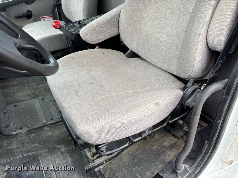 image for item DZ4547 2015 Freightliner 114SD ready mix truck