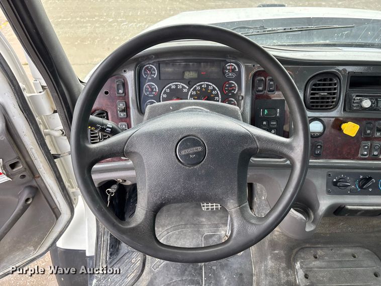 image for item DZ4547 2015 Freightliner 114SD ready mix truck