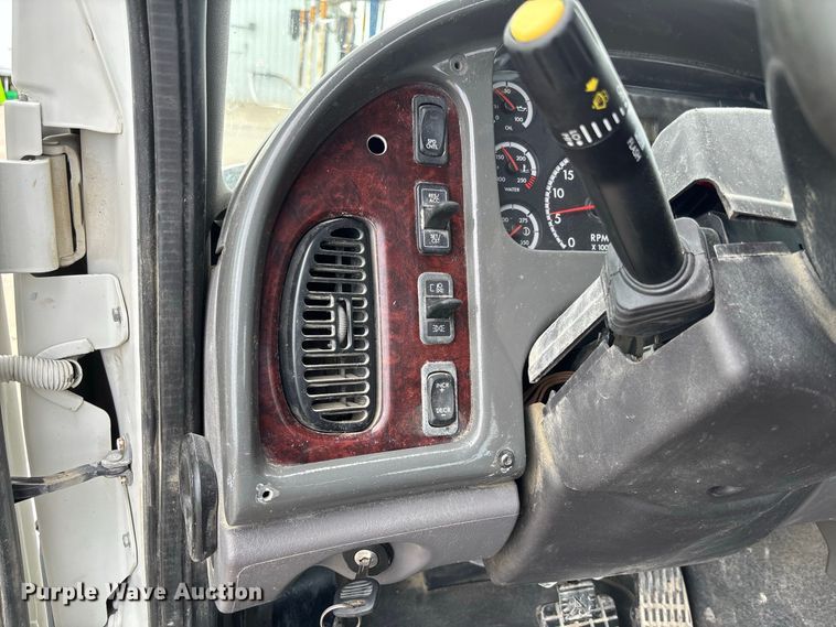 image for item DZ4547 2015 Freightliner 114SD ready mix truck