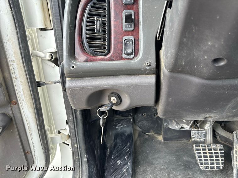 image for item DZ4547 2015 Freightliner 114SD ready mix truck