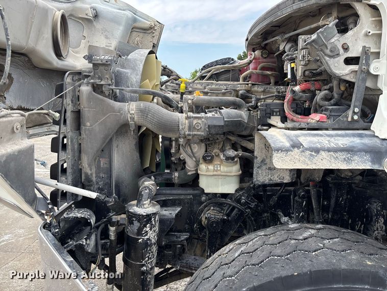 image for item DZ4547 2015 Freightliner 114SD ready mix truck