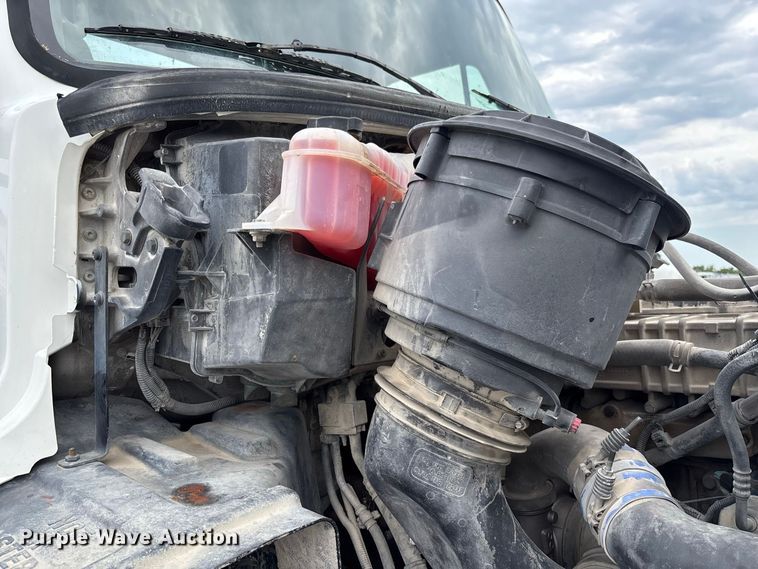 image for item DZ4547 2015 Freightliner 114SD ready mix truck