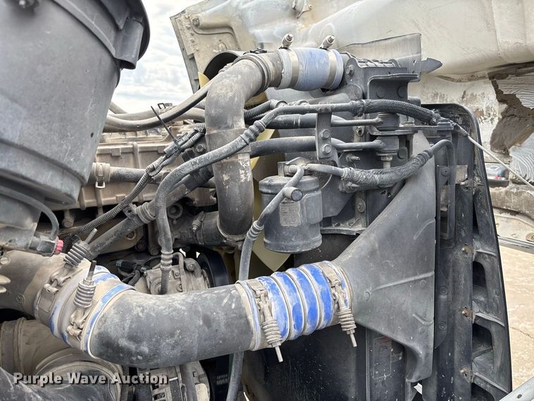 image for item DZ4547 2015 Freightliner 114SD ready mix truck