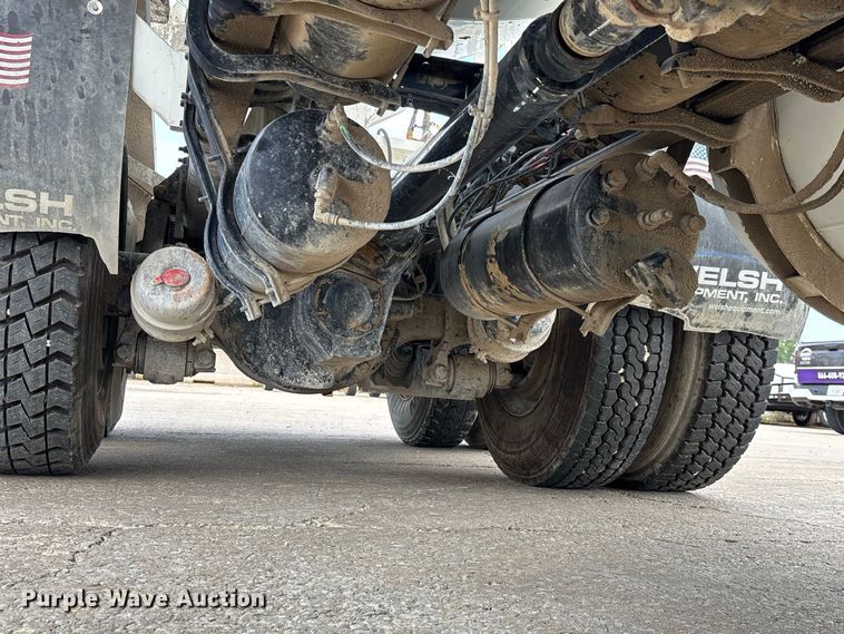 image for item DZ4547 2015 Freightliner 114SD ready mix truck