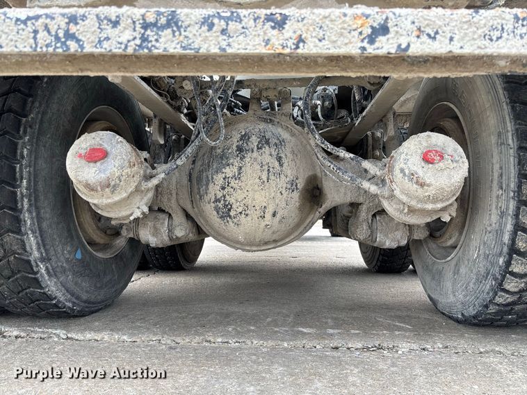 image for item DZ4547 2015 Freightliner 114SD ready mix truck