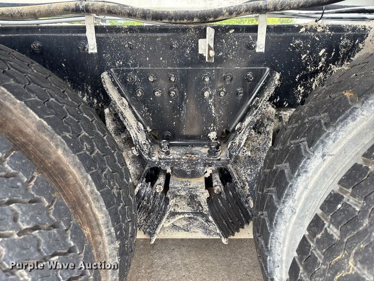 image for item DZ4547 2015 Freightliner 114SD ready mix truck