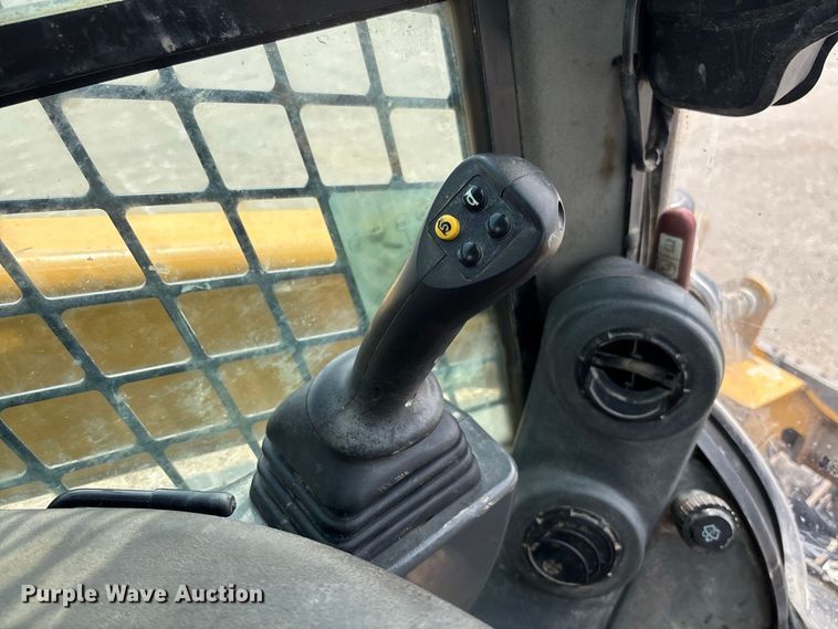 image for item DZ4552 2022 Caterpillar 299D3 tracked skid steer loader