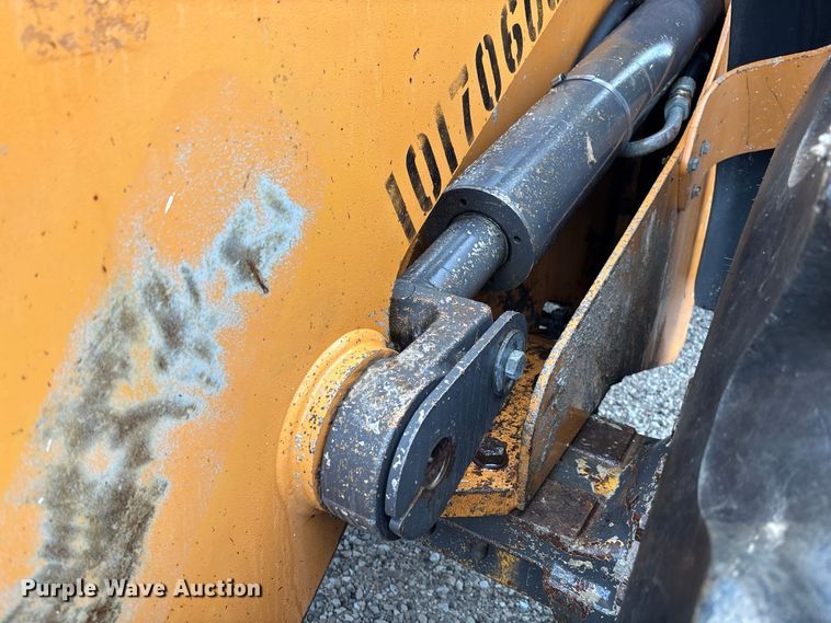 image for item DZ4574 2013 Case 721F wheel loader