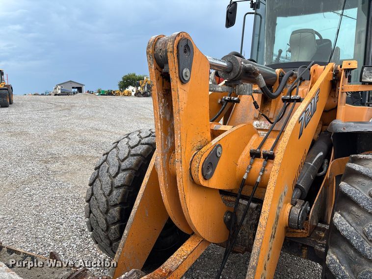 image for item DZ4574 2013 Case 721F wheel loader