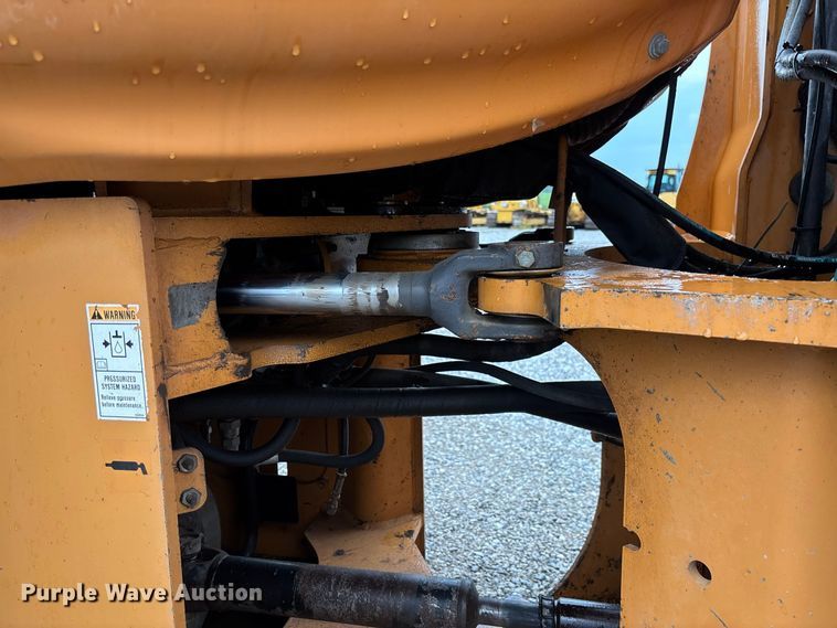 image for item DZ4574 2013 Case 721F wheel loader