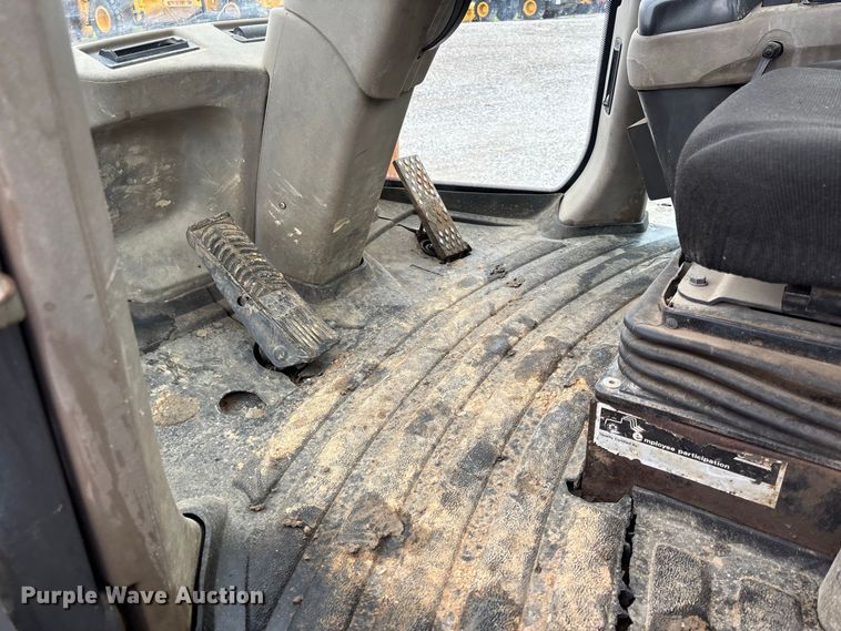 image for item DZ4574 2013 Case 721F wheel loader