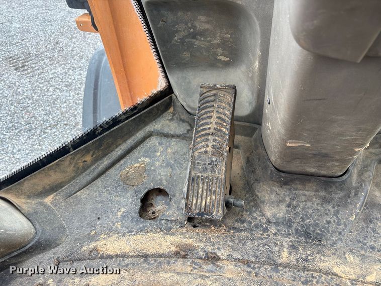image for item DZ4574 2013 Case 721F wheel loader