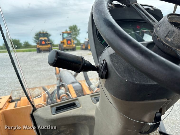 image for item DZ4574 2013 Case 721F wheel loader