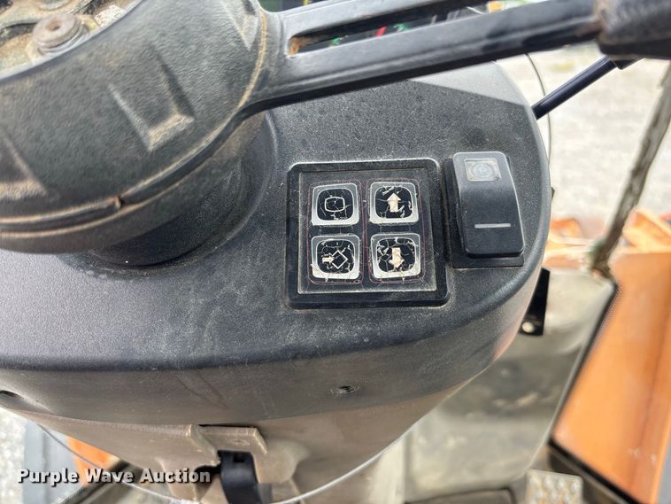 image for item DZ4574 2013 Case 721F wheel loader