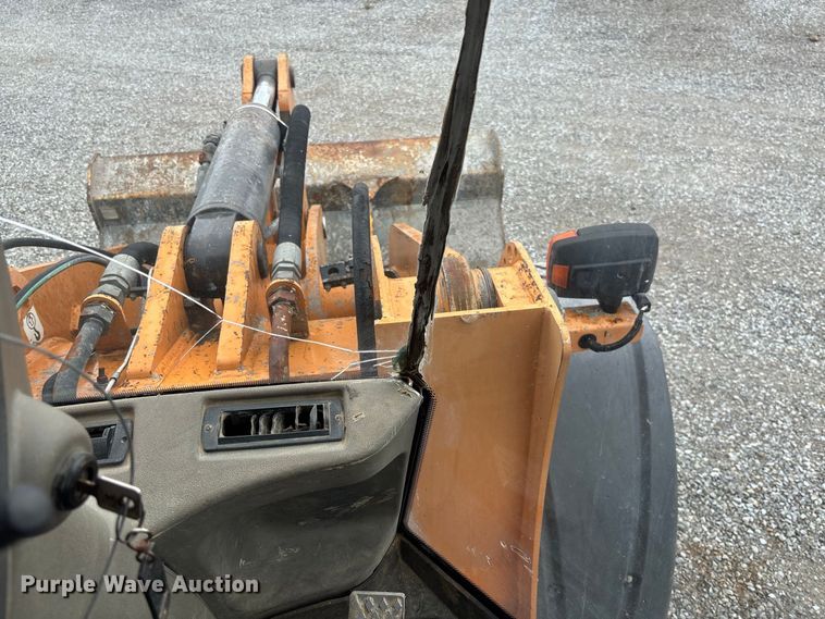 image for item DZ4574 2013 Case 721F wheel loader