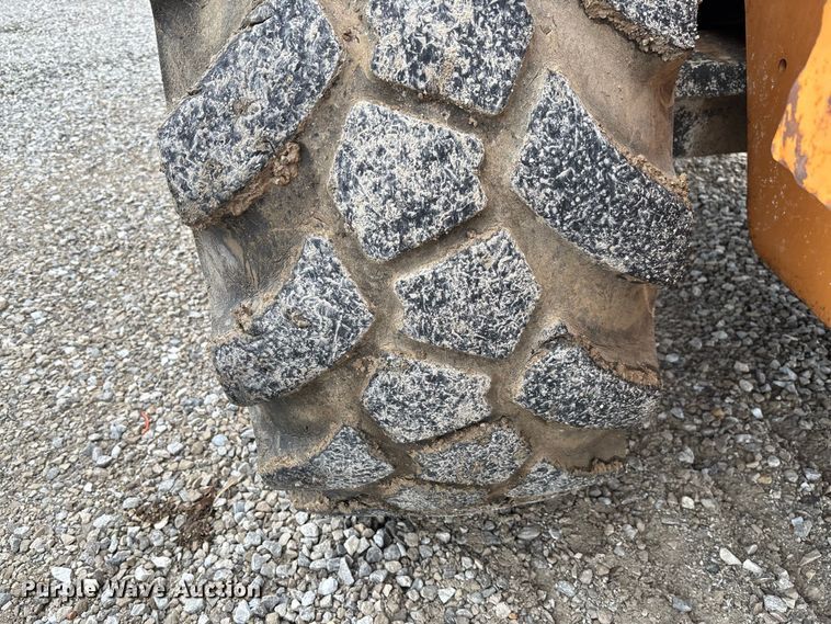 image for item DZ4574 2013 Case 721F wheel loader