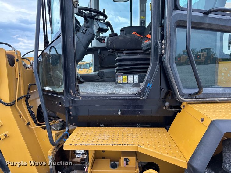 image for item DZ4575 2019 Caterpillar 930M wheel loader